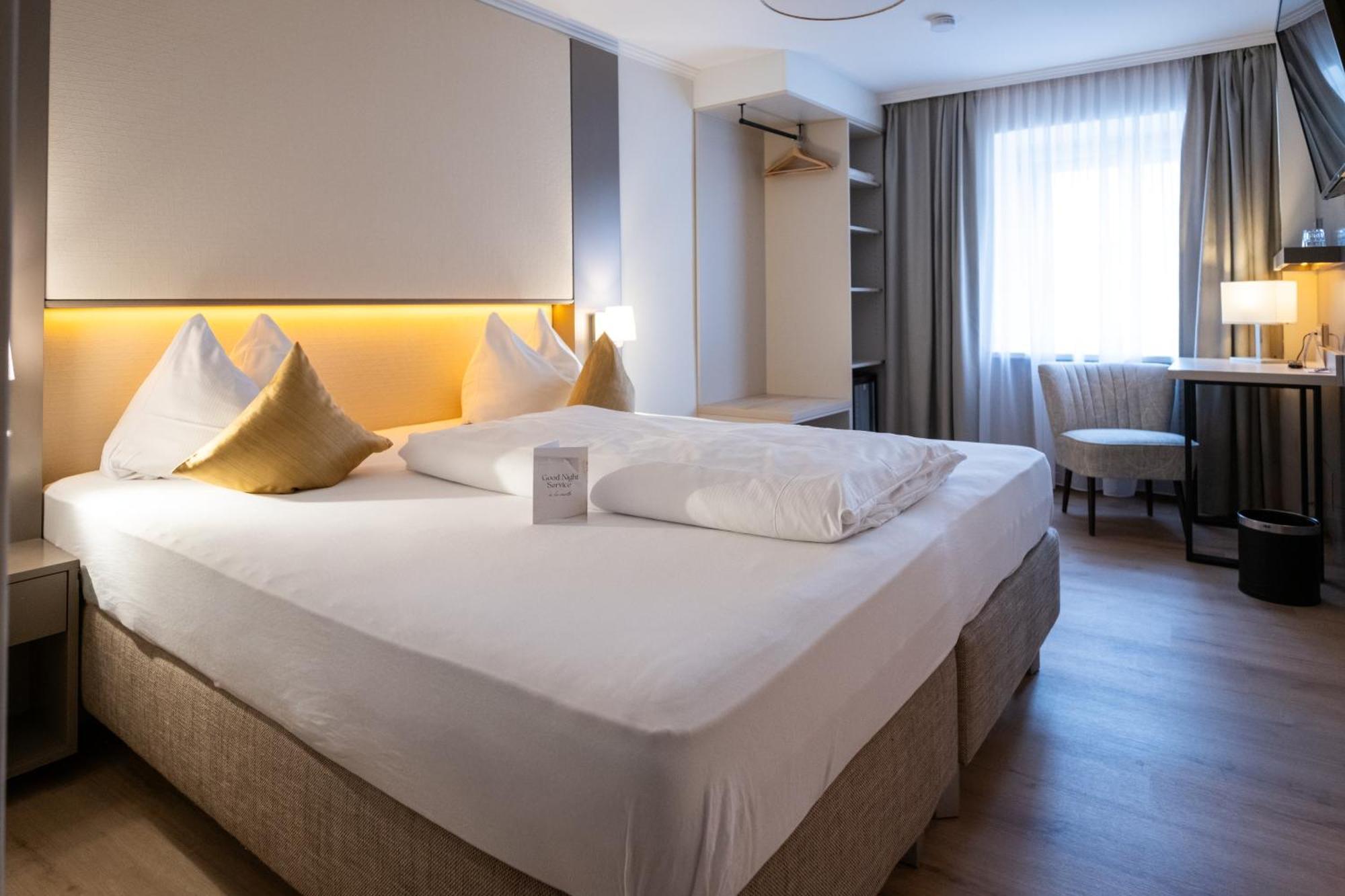 3 Smart Central Hotels In Altstadt Worth Booking