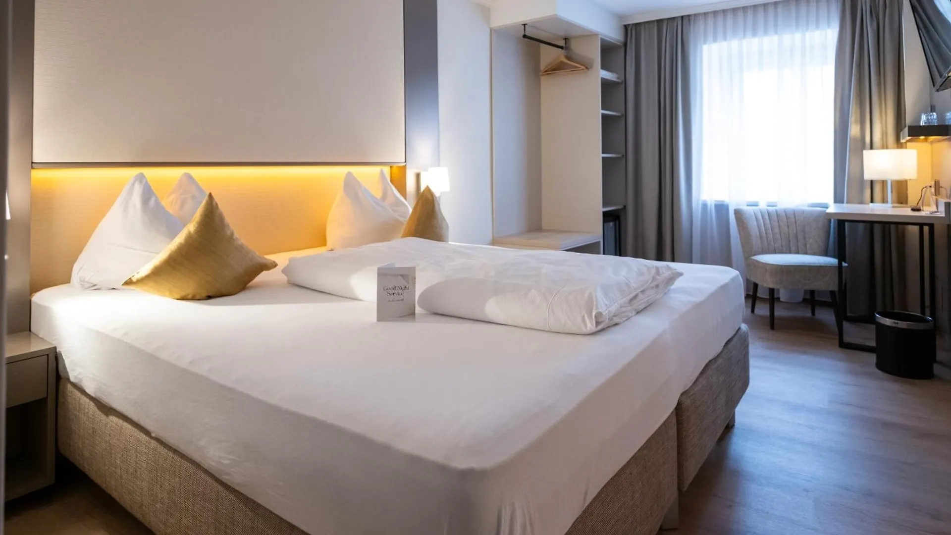 3 Smart Central Hotels In Altstadt Worth Booking