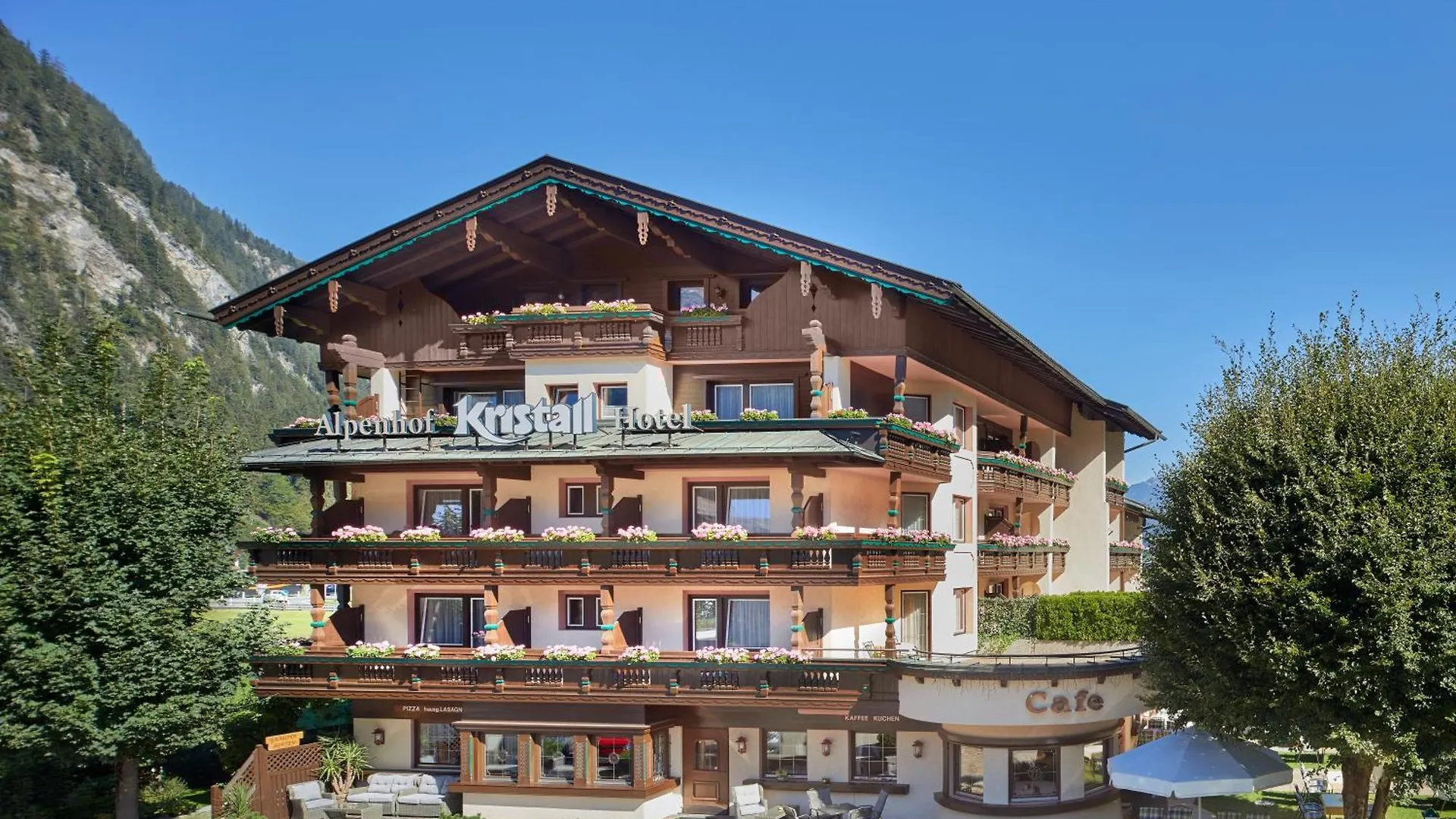 Where to Stay Near Rastkogelbahn: 3 Central Hotels in Mayrhofen