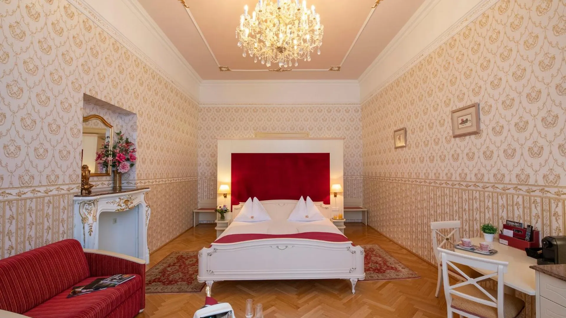 4 Best Central Hotels on Kaerntner Strasse, Vienna