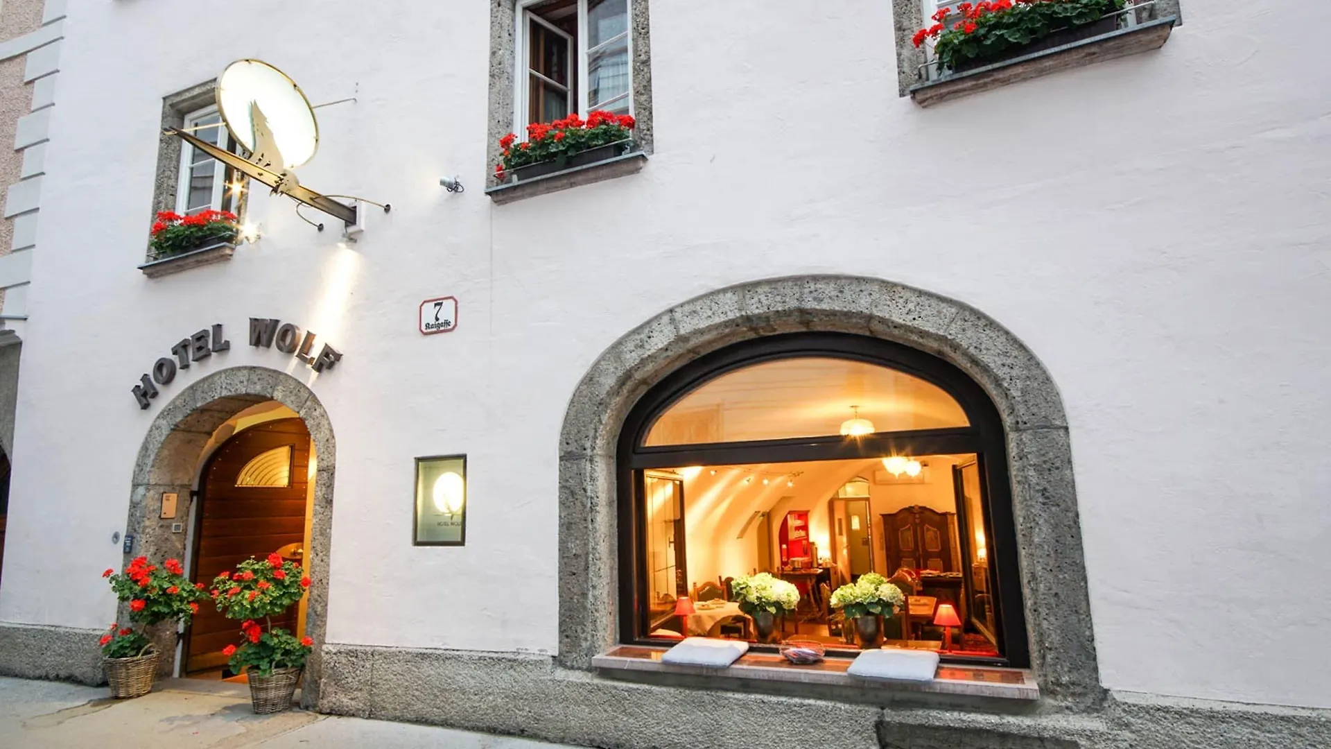 6 Smart Romantic Hotels In Altstadt Worth Booking