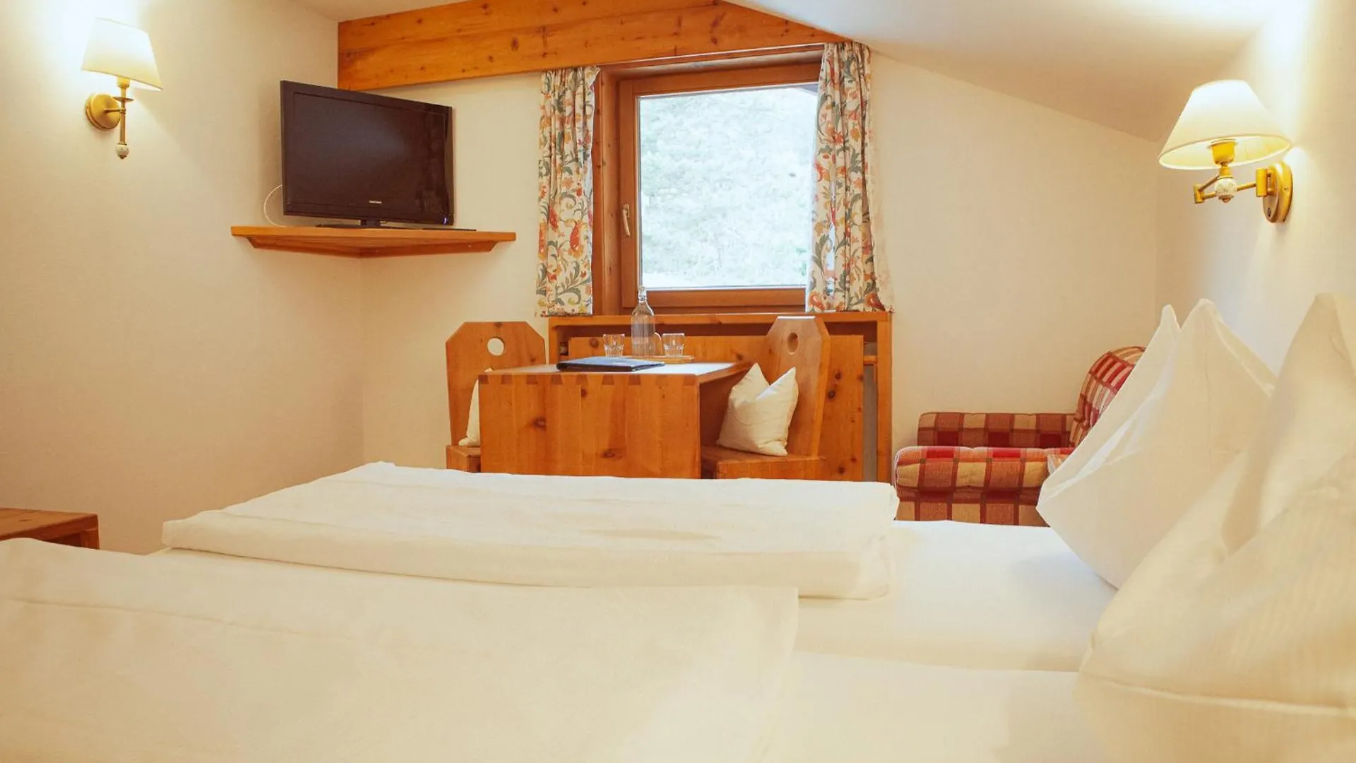 6 Central Hotels Near Heimatmuseum Fügen That Deliver