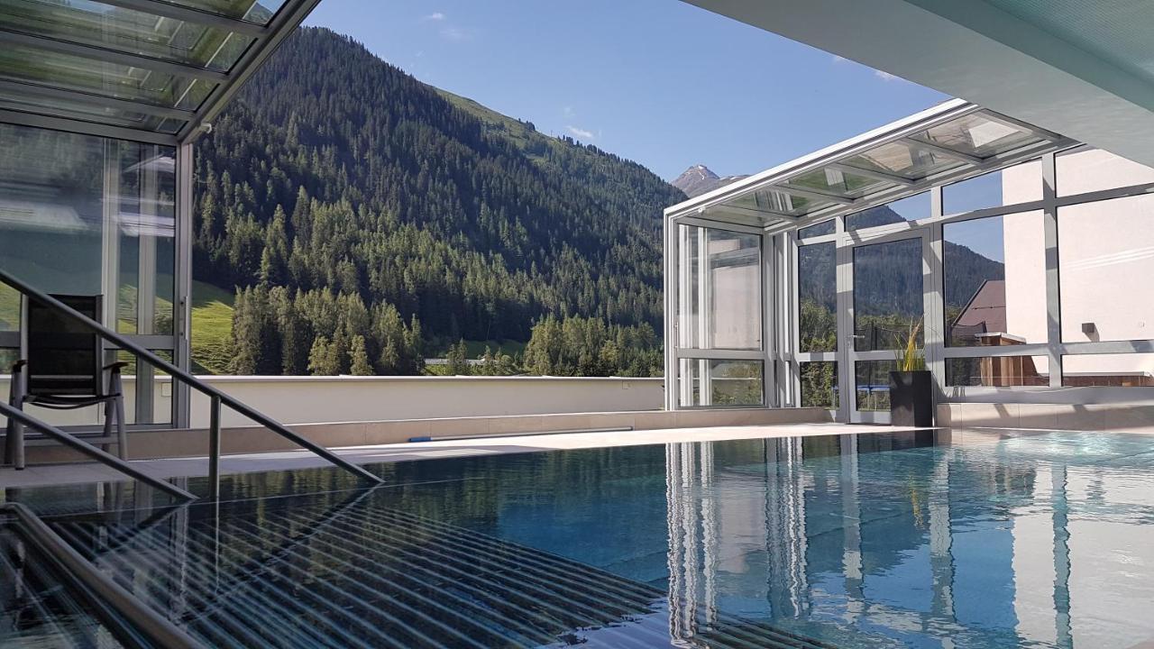 Staying Near Albona I: 15 Central Arlberg Hotels Compared