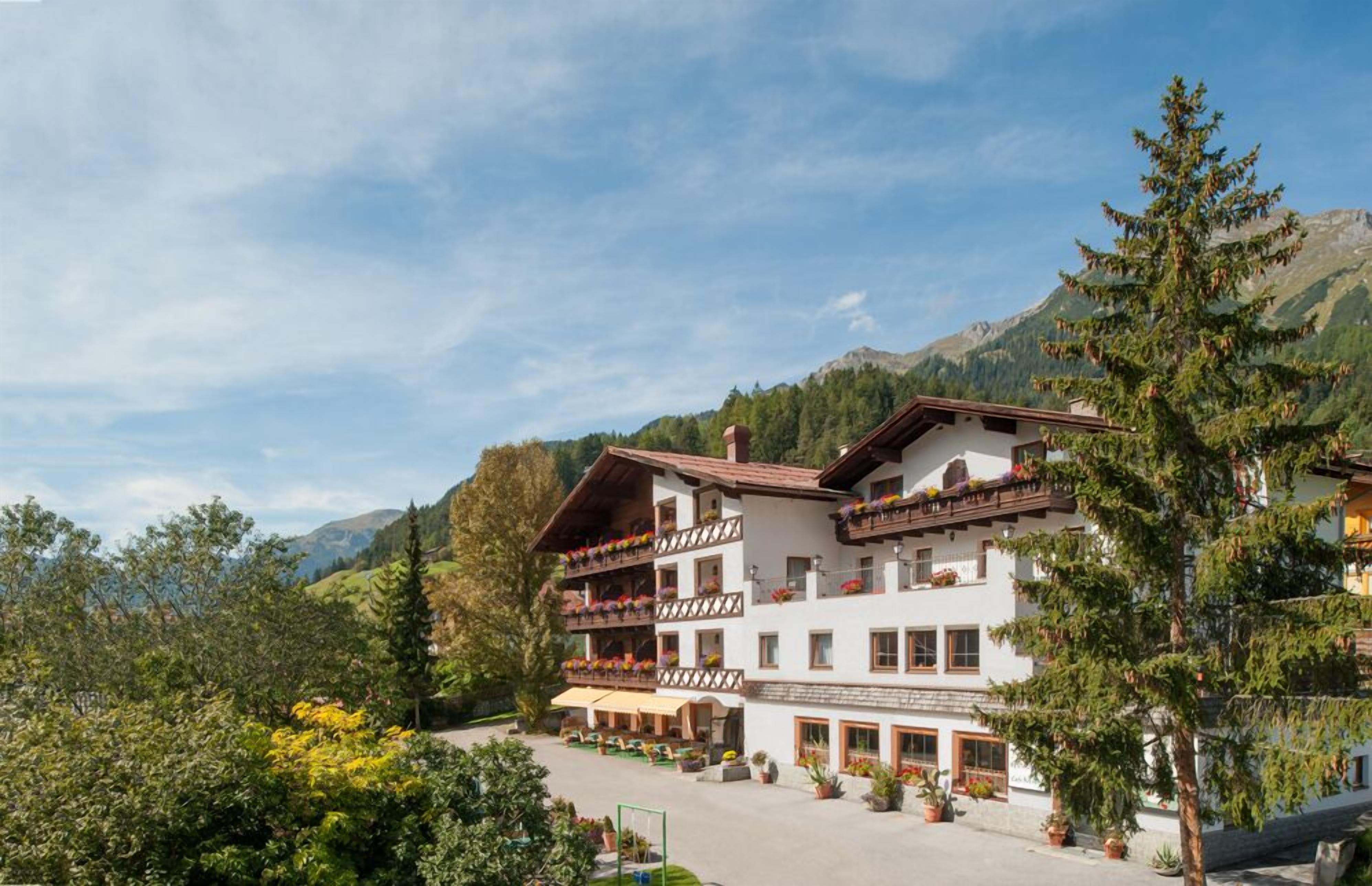 15 Smart Central Hotels Near Riffelbahn II Worth Booking