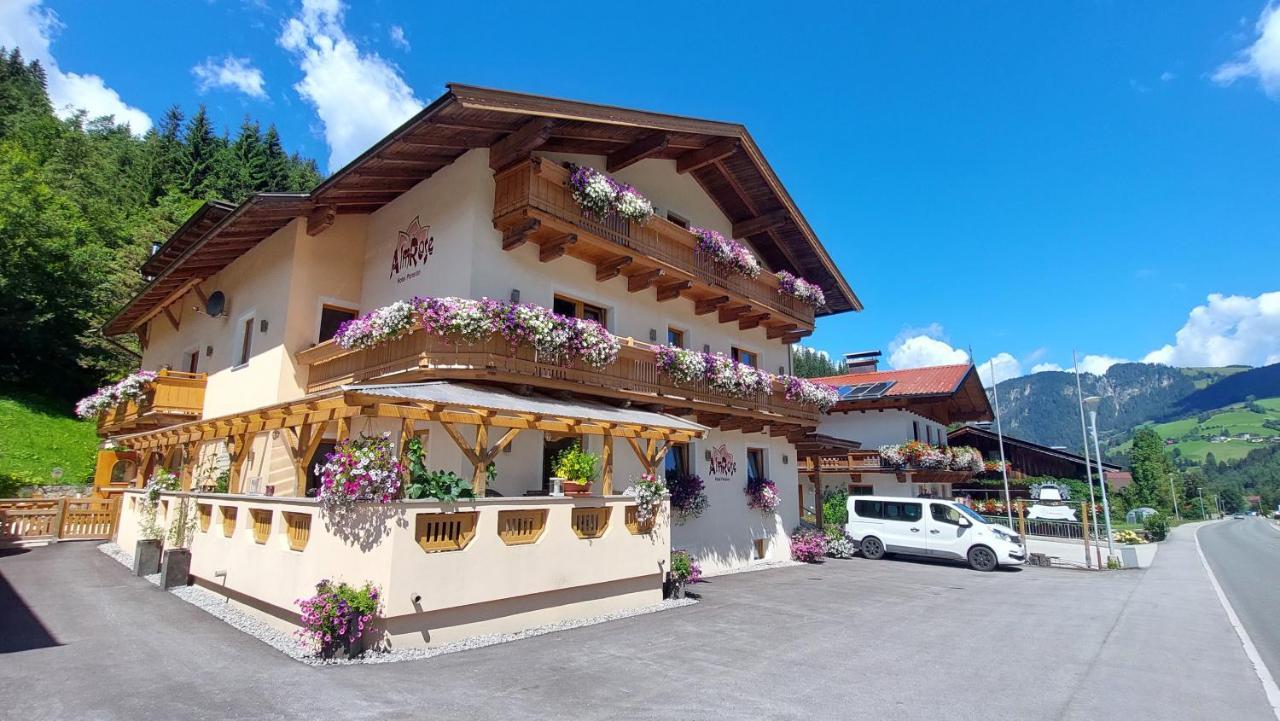 12 Family-Friendly Hotels Near Hornlift 2000 for Ski Stays
